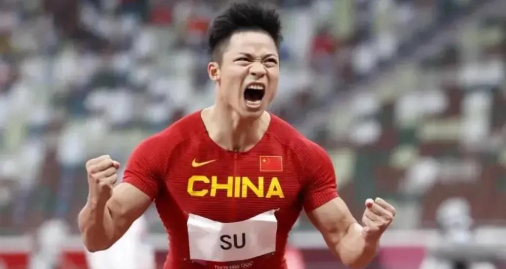 苏炳添终场绝投梅西，观众欢呼！经典一战再现传奇